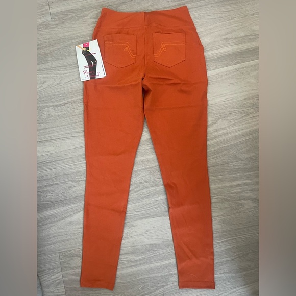 Women with control orange high waisted leggings - Picture 3 of 3